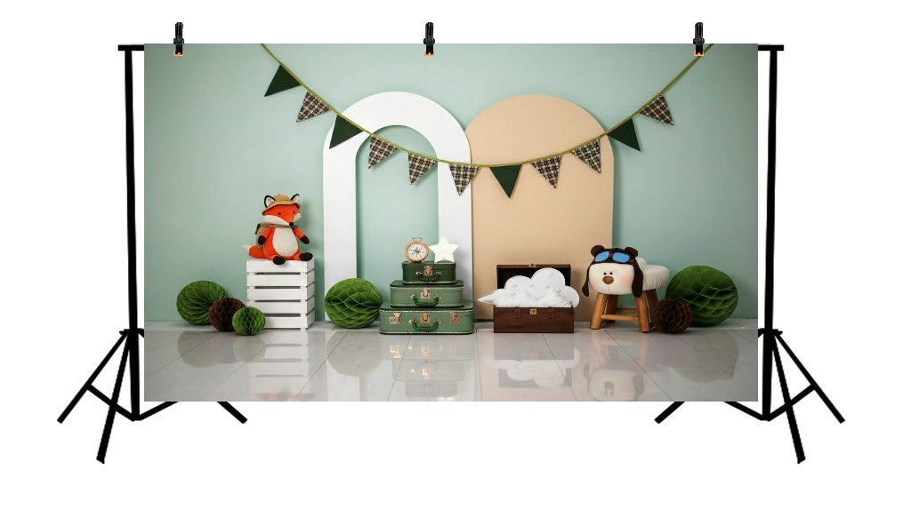 PLAYFUL ADVENTURE SET WITH ARCHED PANELS - PRINTED BACKDROP