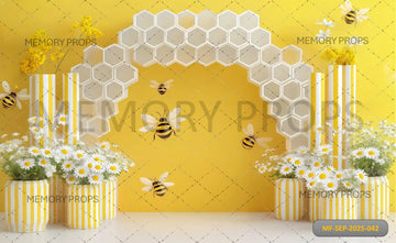 HONEYCOMB BEE - PRINTED BACKDROP
